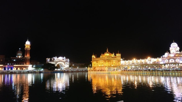 The video features a close view of the Guru Granth Sahib in Amritsar’s Golden Temple.(HT Photo)