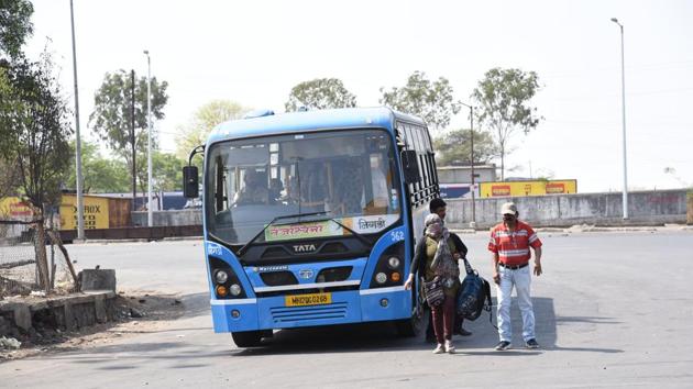 Many a time, contractors who win the tender delay the delivery of buses on time, leaving PMPML with no option, but to wait.(HT REPRESENTATIVE PHOTO)