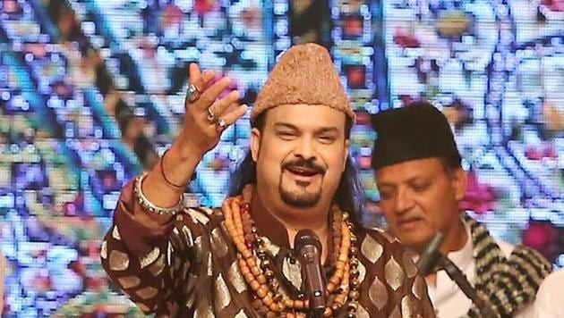 This picture taken on October 1, 2015 shows the Pakistani Sufi musician Amjad Sabri performing during the Lux Style Award who was shot dead in Karachi on June 22, 2016.(AFP File Photo)