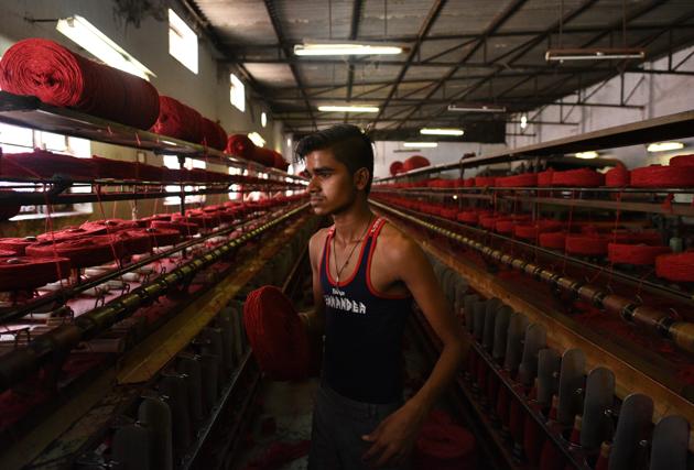 The shoddy yarn factories have dwindled in number from about 400 in the early 2000s to 100 today. Production is now at 300 tonnes of yarn a day, down 25% from 2008.(Vipin Kumar / HT Photo)