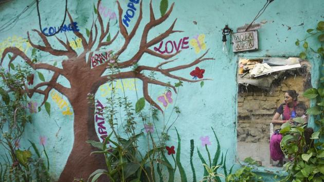 The artists managed a two-fold task of not just delivering lasting social messages to the residents but beautified their living spaces in the process with the event. (Burhaan Kinu / HT Photo) The artists managed a two-fold task of not just delivering lasting social messages to the residents but beautified their living spaces in the process with the event. (Burhaan Kinu / HT Photo)