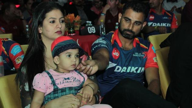 (File Pic) Hasin Jahan, who had earlier accused Shami of adultery, domestic abuse and match-fixing, now claims the Indian cricket team pacer hid his real age and made a fake birth certificate(HT Photo)