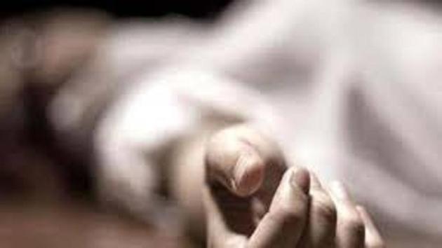 A 27-year-old nurse committed suicide by hanging himself from the ceiling fan of his room on Chapel Road in Bandra (West) on Thursday night. (HT File (Representational Image)) A 27-year-old nurse committed suicide by hanging himself from the ceiling fan of his room on Chapel Road in Bandra (West) on Thursday night. (HT File (Representational Image))
