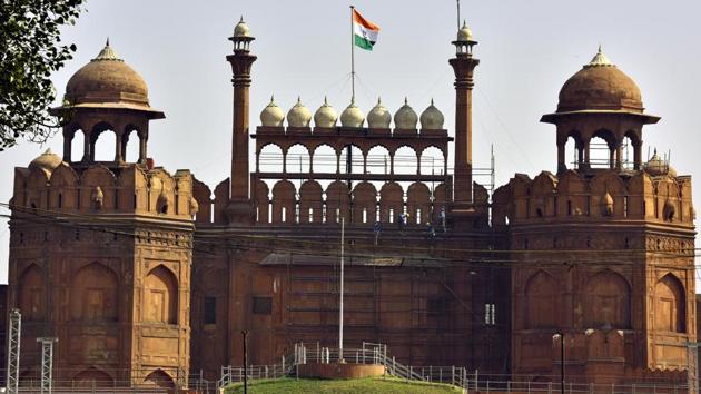 The Dalmia Bharat Group has signed an agreement with the tourism ministry under its ‘Adopt a Heritage’ project to maintain Red Fort, the 17th century monument, and build basic infrastructure around it.(Sonu Mehta/HT File Photo)