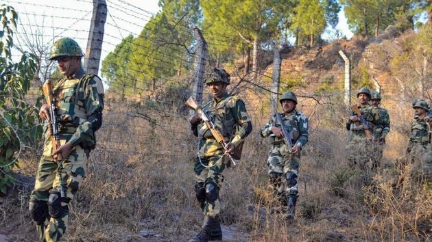 Border Security Force (BSF) jawans patrol near Line of Control (LoC) in Poonch.(PTI File sPhoto)