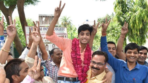Akash Maurya, who wants to become an engineer, credits his grandfather with encouraging him to study well.(HT Photo) Akash Maurya, who wants to become an engineer, credits his grandfather with encouraging him to study well.(HT Photo)