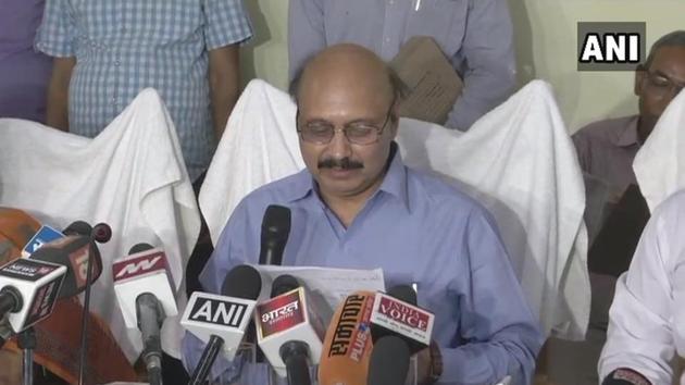 Girls did better than boys in the high school or Class 10 and intermediate or Class 12 board examinations in terms of pass percentage as officials announced the UP Board 2018 result on Sunday.(ANI/Twitter) Girls did better than boys in the high school or Class 10 and intermediate or Class 12 board examinations in terms of pass percentage as officials announced the UP Board 2018 result on Sunday.(ANI/Twitter)