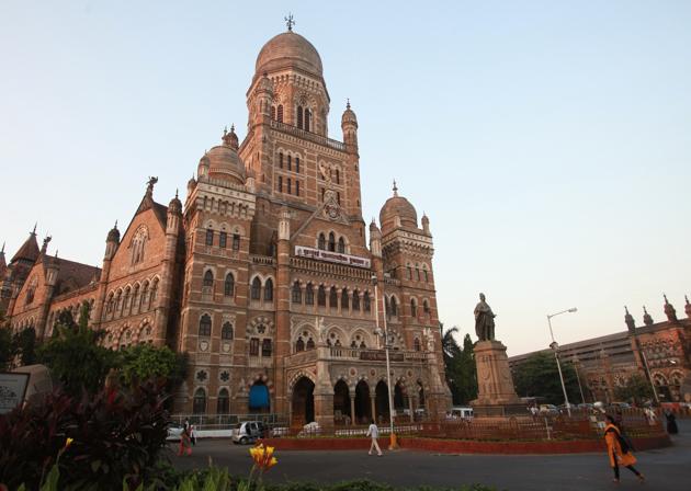 Civic chief to file report over SoBo tenanted building | Mumbai news ...