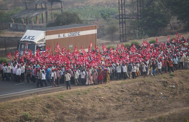 In March, around 35,000 farmers travelled 180kms from Nashik to Mumbai, pressing for their demands. (HT PHOTO) In March, around 35,000 farmers travelled 180kms from Nashik to Mumbai, pressing for their demands. (HT PHOTO)