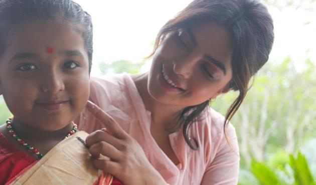 Radha taught Priyanka Chopra how to wear the Mekhela Chador. (Twitter/PriyankaChopra) Radha taught Priyanka Chopra how to wear the Mekhela Chador. (Twitter/PriyankaChopra)