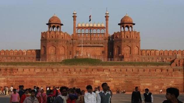 The Union tourism ministry handed over the iconic Red Fort to a leading corporate group, Dalmia Bharat, under its ‘Adopt a Heritage’ scheme.(HT Archive)