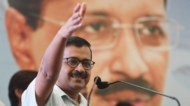 Delhi chief minister Arvind Kejriwal addresses labourers and employees during the ‘Delhi Shramik Sammelan’ on the occasion of International Labour Day in New Delhi on Tuesday. (Raj K Raj / HT Photo) Delhi chief minister Arvind Kejriwal addresses labourers and employees during the ‘Delhi Shramik Sammelan’ on the occasion of International Labour Day in New Delhi on Tuesday. (Raj K Raj / HT Photo)