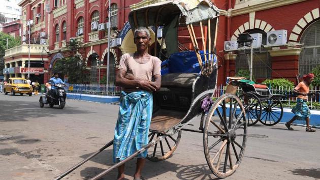 Mohammad Ashgar, 65, is a rickshaw puller in Kolkata, India. A mainstay of 19th century transportation, the hand-pulled rickshaw survives in India only in Kolkata. Ashgar is among a dying breed still eking a living from this back-breaking labour. Their numbers are declining as pulled rickshaws are relegated to history, usurped by autorickshaws, Kolkata’s famous yellow taxis and modern conveniences like Uber. (Dibyangshu Sarkar / AFP)