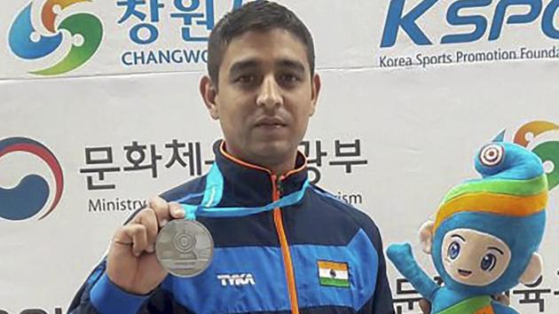 Shahzar Rizvi won a silver medal in the 10m Air Pistol event at the ISSF World Cup in Changwon, South Korea in April.(PTI)