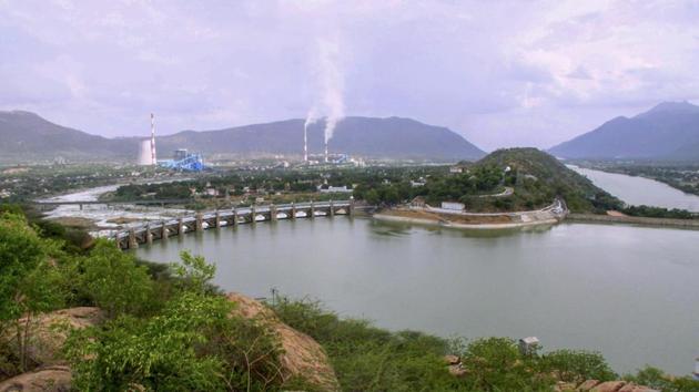 Cauvery river flowing through Mettur Dam in Tamil Nadu. The Supreme Court has increased Karnataka's share of water and directed the state to release 177.25 tmc to Tamil Nadu.(PTI File Photo)