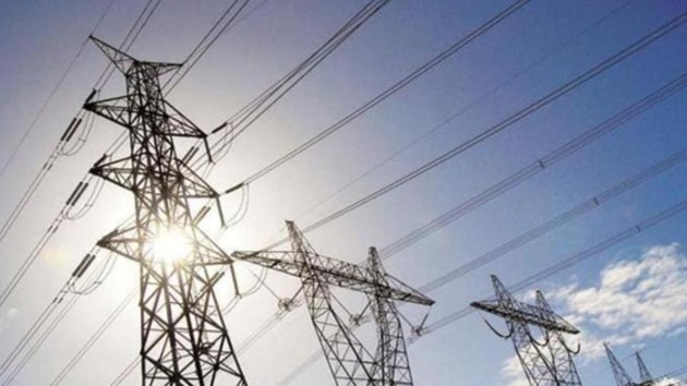 PSPCL directors approved purchase of 131 meters at <span class='webrupee'>?</span>800 each for installing on transformers and 2.54 lakh meters at <span class='webrupee'>?</span>468 each for consumers premises, with 35% premium over these rates, said the complaint.(HT file/Representative image)