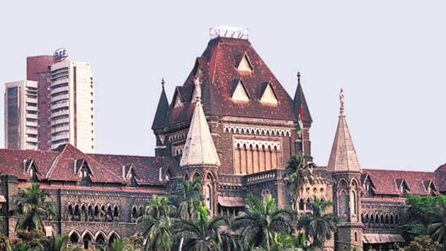 The Bombay HC was hearing a PIL about lack of adequate space in the its present complex at Fort.(HT PHOTO)