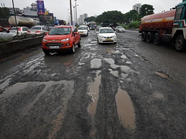This patented material will be used at various spots across Mumbai on a pilot basis this monsoon.(HT File Photo)