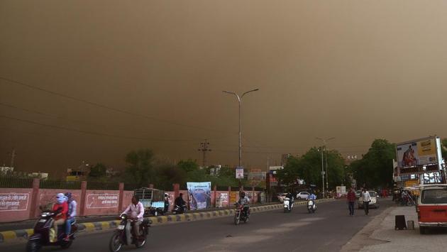 A heavy dust storm swept across several parts of western and northern India on Wednesday, killing more than 100 people and injuring hundreds more in Uttar Pradesh, Rajasthan and Uttarakhand, uprooting trees and disrupting power supply in Punjab, Haryana and Madhya Pradesh. (PTI)