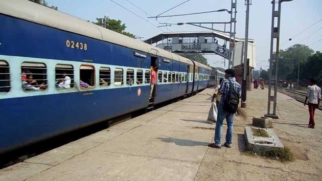 Highlighting the delay in trains, passengers have taken to social media on many occasions, posting pictures and sharing anecdotes about their experience.(Reuters File Photo) Highlighting the delay in trains, passengers have taken to social media on many occasions, posting pictures and sharing anecdotes about their experience.(Reuters File Photo)