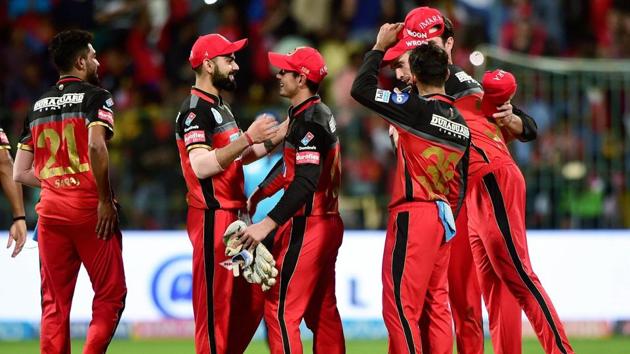 Royal Challengers Bangalore bowlers will be looking to curtail Chennai Super Kings batsmen in their IPL 2018 clash on Saturday.(PTI)