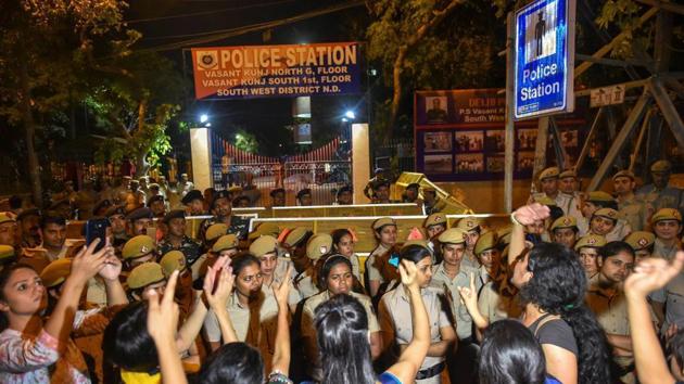 Students of Jawaharlal Nehru University (JNU) protest against the professor who is accused of sexually harassing students, at Vasant Kunj police station in New Delhi.(PTI File photo) Students of Jawaharlal Nehru University (JNU) protest against the professor who is accused of sexually harassing students, at Vasant Kunj police station in New Delhi.(PTI File photo)
