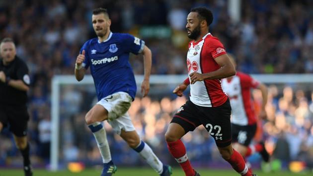 Nathan Redmond (R) controls the ball during the English Premier League football match between Everton and Southampton at Goodison Park in Liverpool, north west England on May 5, 2018.(AFP)