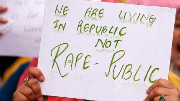 Students shout slogans during a protest against the rape and murder of an eight-year-old girl in Kathua near Jammu, in Srinagar, April 16, 2018.(REUTERS File Photo)