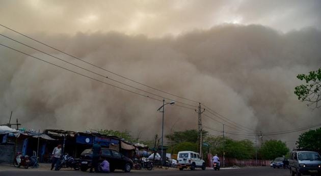 A dust storm is seen building up over the city of Bikaner on Monday. In a fresh advisory by the India Meteorological Department (IMD), dust storm and heavy rain likely at isolated places in Uttar Pradesh, Jammu and Kashmir, Punjab, Himachal Pradesh, western Rajasthan and states in North-east.(PTI)