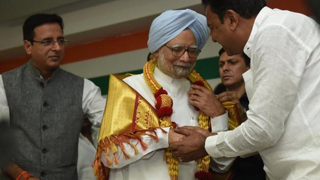 The Narendra Modi government’s “disastrous” economic policies are costing the nation its future, said Congress leader and former Prime Minister Manmohan Singh on Monday, coordinating his statements as party president Rahul Gandhi protested in Karnataka against high fuel prices. “India is a complex and diverse country and no one person can be the repository of all wisdom,” he said without naming Prime Minister Modi. (Arijit Sen/HT Photo) The Narendra Modi government’s “disastrous” economic policies are costing the nation its future, said Congress leader and former Prime Minister Manmohan Singh on Monday, coordinating his statements as party president Rahul Gandhi protested in Karnataka against high fuel prices. “India is a complex and diverse country and no one person can be the repository of all wisdom,” he said without naming Prime Minister Modi. (Arijit Sen/HT Photo)