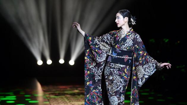 Aclarar servidor Buzo Photos: Japan's kimono makers innovate in tradition to revive demand |  Hindustan Times