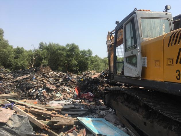 As Bheemchaya, Vikhroli residents raged over the demolition, slums at Cheeta Camp, Trombay were demolished on Tuesday by the mangrove cell.(HT photo)