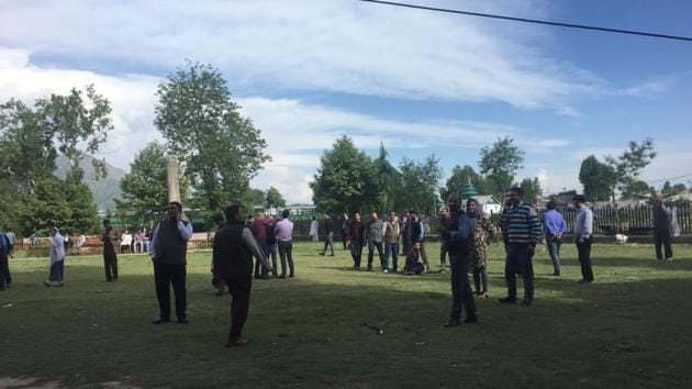 People gather outside at Lal Chowk in Srinagar after tremors are felt in Kashmir valley. (Waseem Andrabi/Hindustan Times) People gather outside at Lal Chowk in Srinagar after tremors are felt in Kashmir valley. (Waseem Andrabi/Hindustan Times)