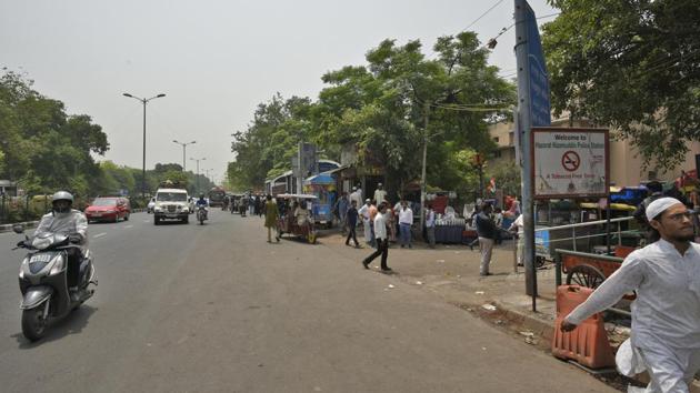 The South Delhi Municipal Corporation (SDMC) cleared encroachments near Sabz Burj Nizamuddin Dargah in New Delhi on Wednesday.(Burhaan Kinu/HT PHOTO) The South Delhi Municipal Corporation (SDMC) cleared encroachments near Sabz Burj Nizamuddin Dargah in New Delhi on Wednesday.(Burhaan Kinu/HT PHOTO)