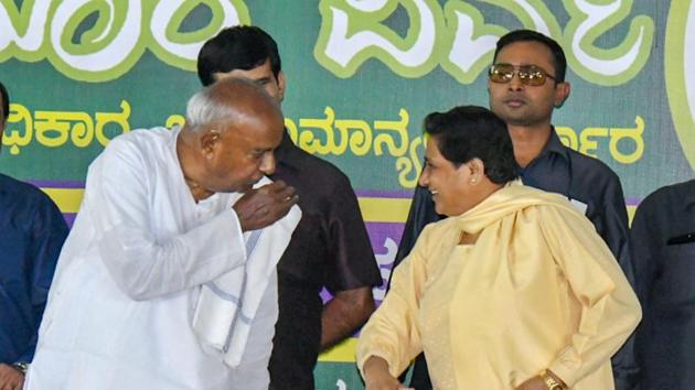 BSP chief Mayawati with former Prime Minister HD Deve Gowda. If HD Deve Gowda adheres to his stand not to support either the BJP or the Congress and, instead, sit in opposition, we would have an impasse (PTI) BSP chief Mayawati with former Prime Minister HD Deve Gowda. If HD Deve Gowda adheres to his stand not to support either the BJP or the Congress and, instead, sit in opposition, we would have an impasse (PTI)