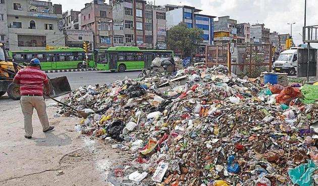 BMC had floated tenders to transport 650 metric tonnes of garbage per day. (Representational photo) BMC had floated tenders to transport 650 metric tonnes of garbage per day. (Representational photo)