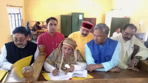 The BJP and the Congress candidates filed their nomination papers on Thursday setting the pitch for a bipolar battle. (HT PHOTO)