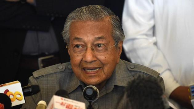 Mahathir Mohamad speaks to journalists during a press conference in Kuala Lumpur on May 10.(AFP Photo)