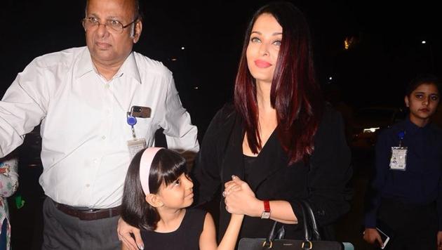 Spotted: Aishwarya Rai Bachchan with daughter Aaradhya at the Mumbai airport on their way to Cannes, France.(Viral Bhayani)