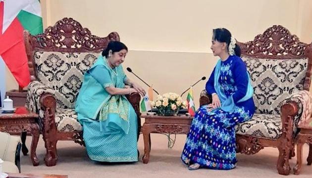 External affairs minister Sushma Swaraj with Myanmar’s State Counsellor Aung San Suu Kyi in Myanmar.(Photo credit: @MEAIndia/Twitter)