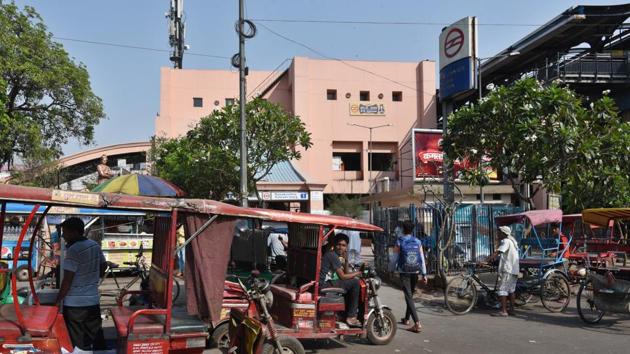 The woman claimed that she had de-boarded at the New Delhi metro station since she had to go to Paharganj. (Raj K Raj/HT File Photo) The woman claimed that she had de-boarded at the New Delhi metro station since she had to go to Paharganj. (Raj K Raj/HT File Photo)