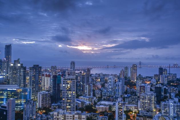 While Mumbai already has several rooftop restaurants and bars, most of them have been allowed only as temporary structures, or are set up illegally.(Hindustan Times)