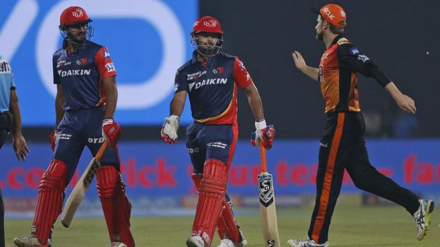 Delhi Daredevils' Rishabh Pant (C) is congratulated by Sunrisers Hyderabad captain Kane Williamson (R) after he scored a hundred. (AP) Delhi Daredevils' Rishabh Pant (C) is congratulated by Sunrisers Hyderabad captain Kane Williamson (R) after he scored a hundred. (AP)