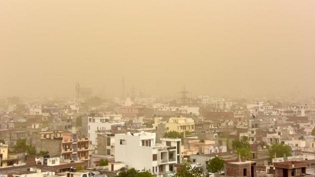 An overview of the Jaipur skyline during a dust storm in Rajasthan on May 08, 2018. (Vinay Joshi / REUTERS) An overview of the Jaipur skyline during a dust storm in Rajasthan on May 08, 2018. (Vinay Joshi / REUTERS)