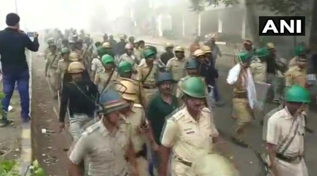 Heavy police contingent was deployed in Maharashtra’s Aurangabad after clashes between two communities on Friday.(ANI/Twitter)