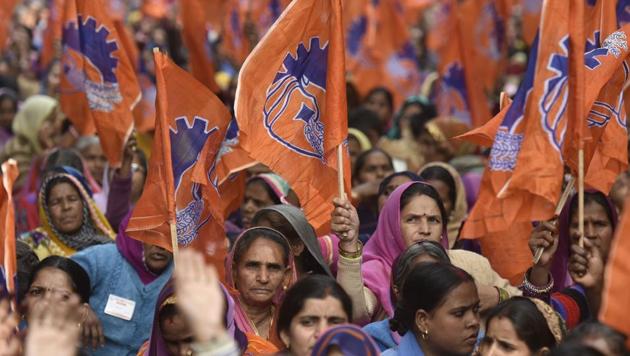 The Bharatiya Mazdoor Sangh has demanded the creation of a separate ministry of social security, pointing out that four ministries now handle issues related to about 490 million workers.(HT/File Photo)