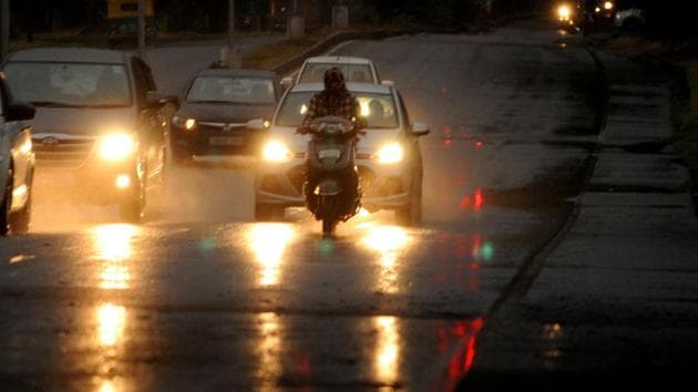 Rains lash Chandigarh and its adjoining areas on Saturday. (Ravi Kumar/HT)