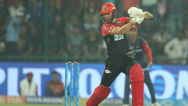 Royal Challengers Bangalore’s AB de Villiers bats against Delhi Daredevils at the Feroz Shah Kotla Ground. Get full cricket score of Delhi Daredevils (DD) vs Royal Challengers Bangalore (RCB), Indian Premier League (IPL) 2018, here.(BCCI)