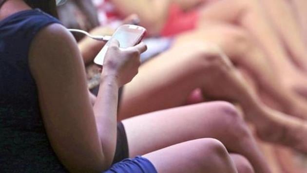 The police recovered cash worth Rs 35,000, seven mobile phones, the lodge register, account books and other items from the lodge. (HT REPRESENTATIVE IMAGE) The police recovered cash worth Rs 35,000, seven mobile phones, the lodge register, account books and other items from the lodge. (HT REPRESENTATIVE IMAGE)
