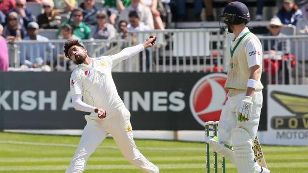 Mohammad Amir was once again troubled by a left knee injury during the Ireland Test and this has ‘concerned’ Pakistan ahead of the two-Test series against England.(AFP)